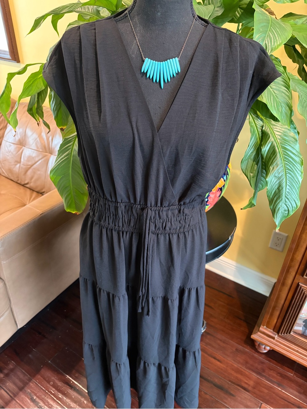 Tahari Arthur S. Levine Women’s Black Tiered Skirt Maxi Dress. Size XL - Picture 2 of 10